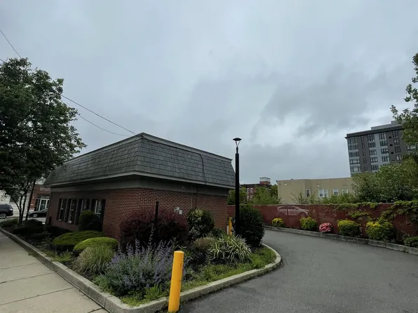 987 Broadway image 4 of 14