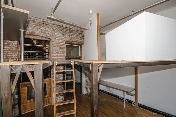 Rented by EXR | media 25