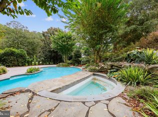 19814 Falling Spring Ct, Gaithersburg, MD 20882