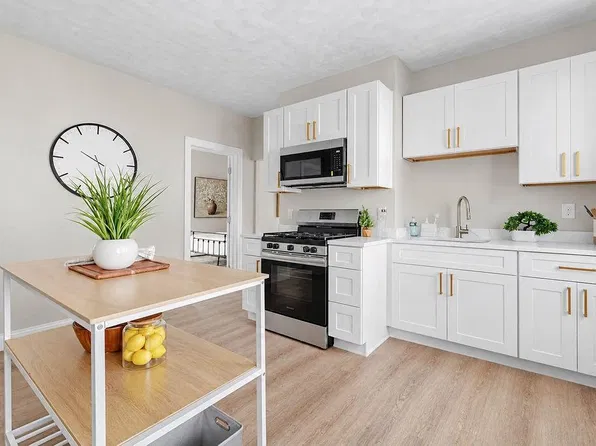 125 Hendrick St, Providence, RI 02909