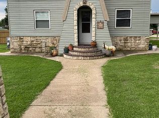 300 E 3rd St, Helena, OK 73741