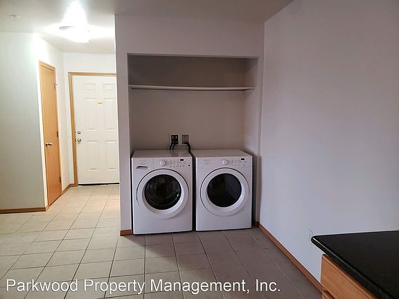 5th image of 1609 E 68th St Unit 3D