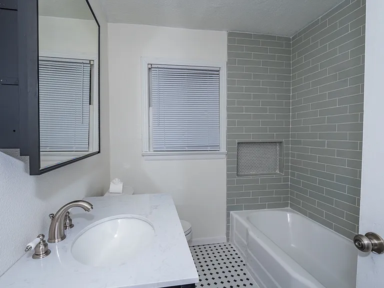 545 Olney Dr — Photo 9