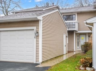 1036 Cumberland Ct, Vernon Hills, IL 60061