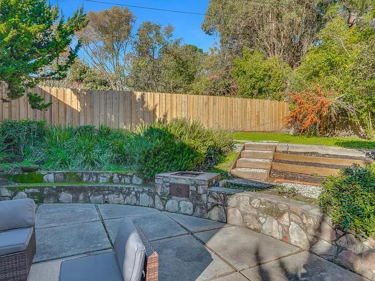 Stewarton Dr — Photo 31