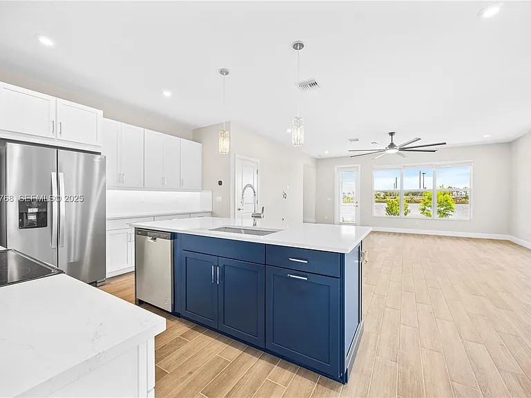 3542 NW Solange Ct — Photo 7