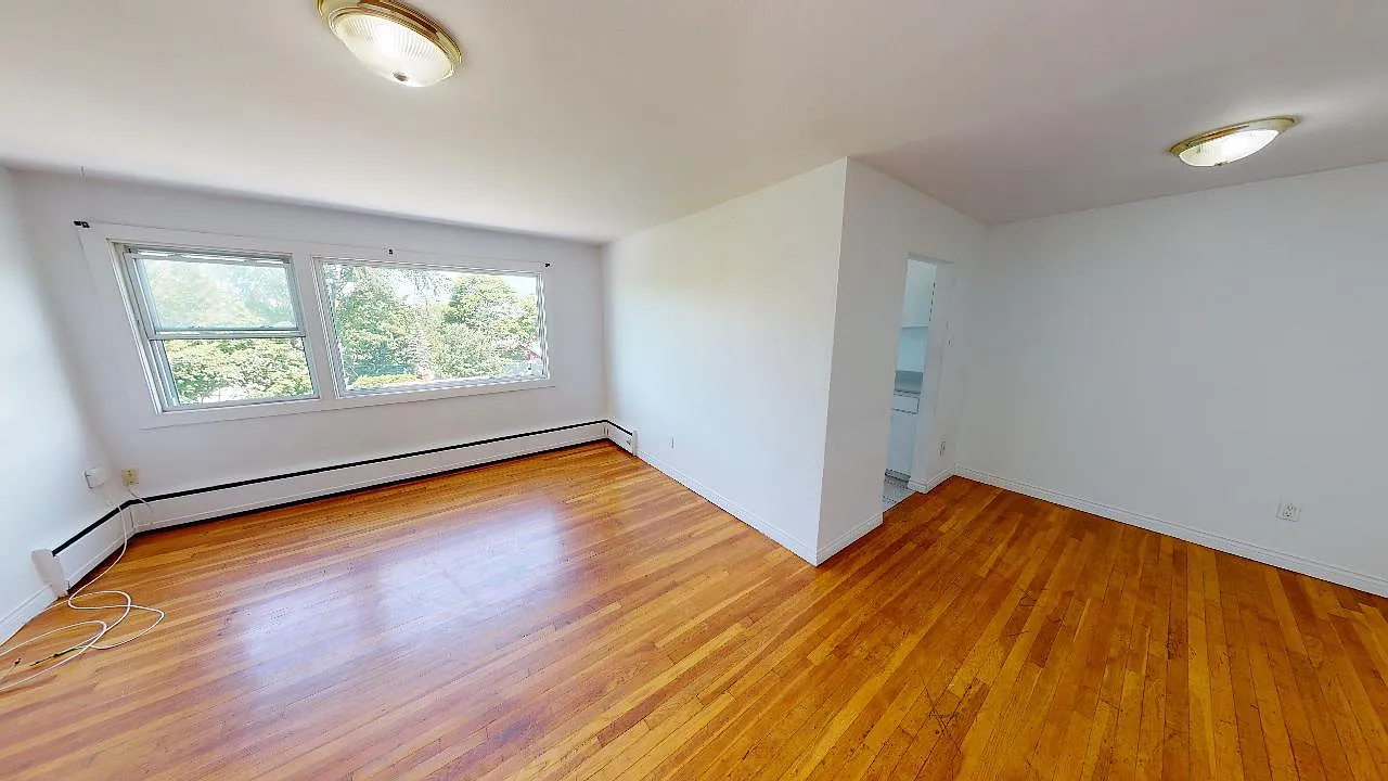 3103 Connaught Avenue — Photo 4