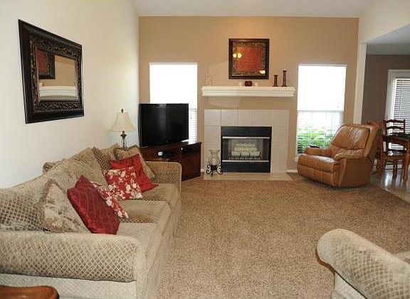 3rd image of 1316 Starbrooke Dr