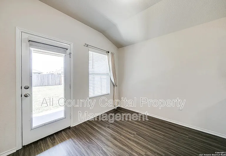509 Moonvine Way — Photo 4
