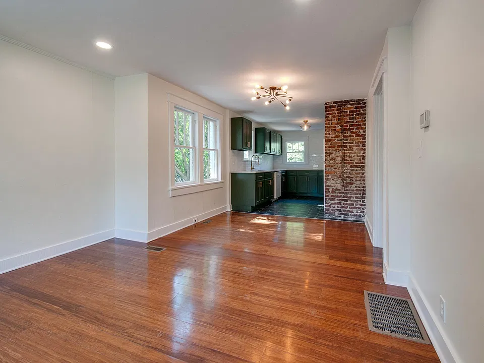 918 W Greenwood Ave