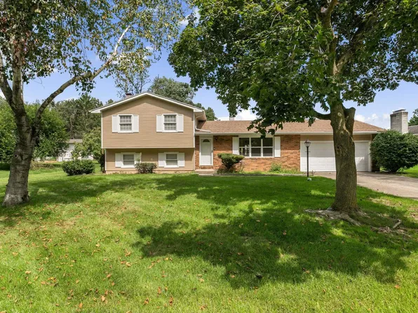 16765 Valley Forge Ln, Granger, IN 46530