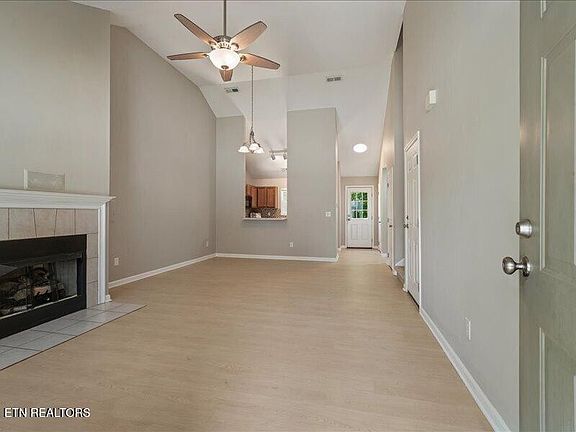 4th image of 8819 Percy Way