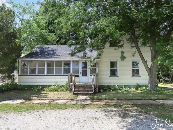 8897 Stebbins St, Montague, MI 49437
