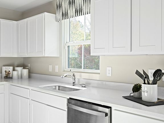 5th image of 208 Laurel St Lot 30