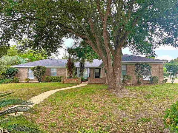 4715 Woodcliff Dr, Pensacola, FL 32504