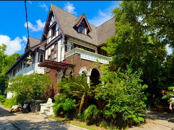 7211 St Charles Ave, New Orleans, LA 70118