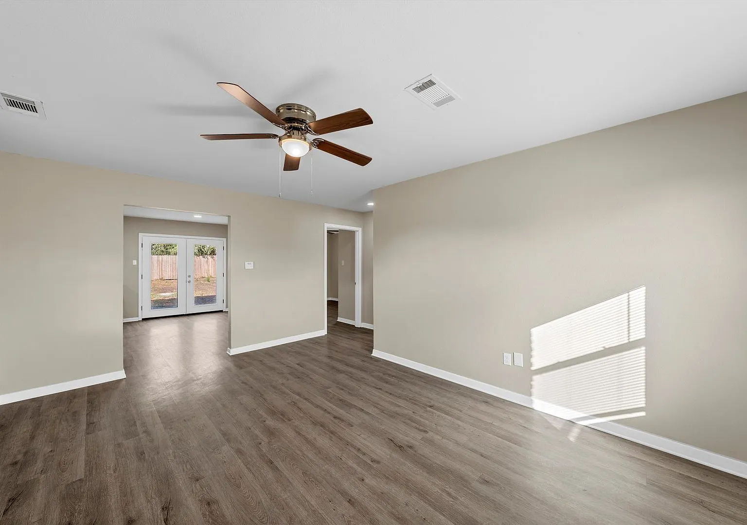 2 Bedroom Duplex on TSTC Campus — Photo 4