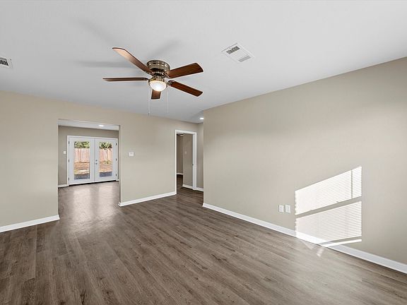 4th image of 112 Shirley Dr