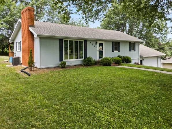 102 N 14th St, Savannah, MO 64485