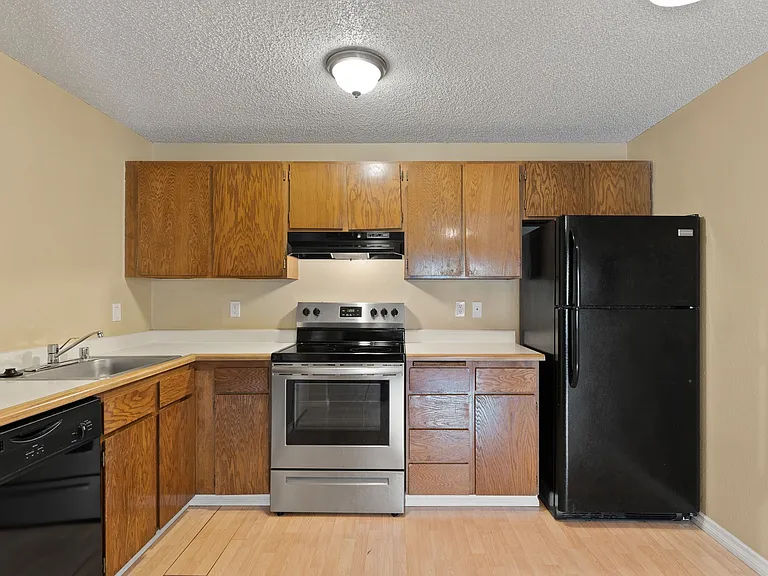 8612 N Mayfair St #6 — Photo 5