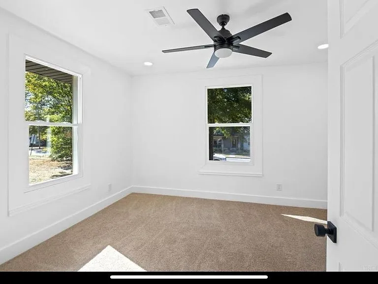 2501 S Maple St — Photo 15