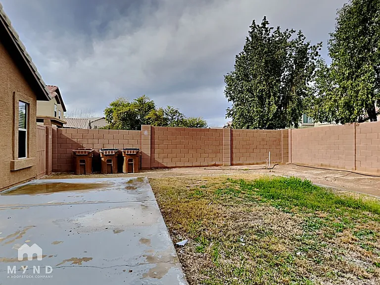 1034 E Saddle Way — Photo 35