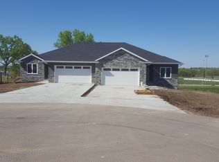 303 Falcon Dr, Adams, NE 68301