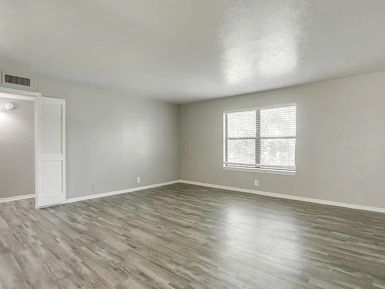 Foxfire Apartments — Photo 8