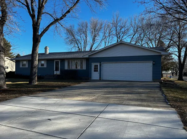 1129 4th St, Dawson, MN 56232