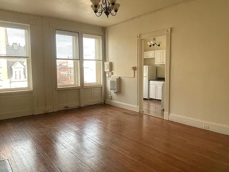 717 Washington Pl — Photo 7