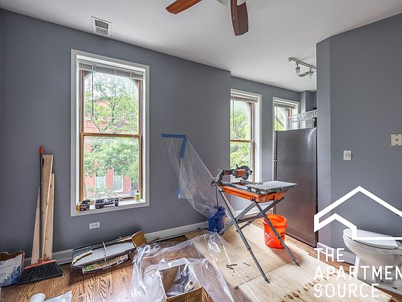 2nd image of 533 W Wrightwood Ave APT 2F