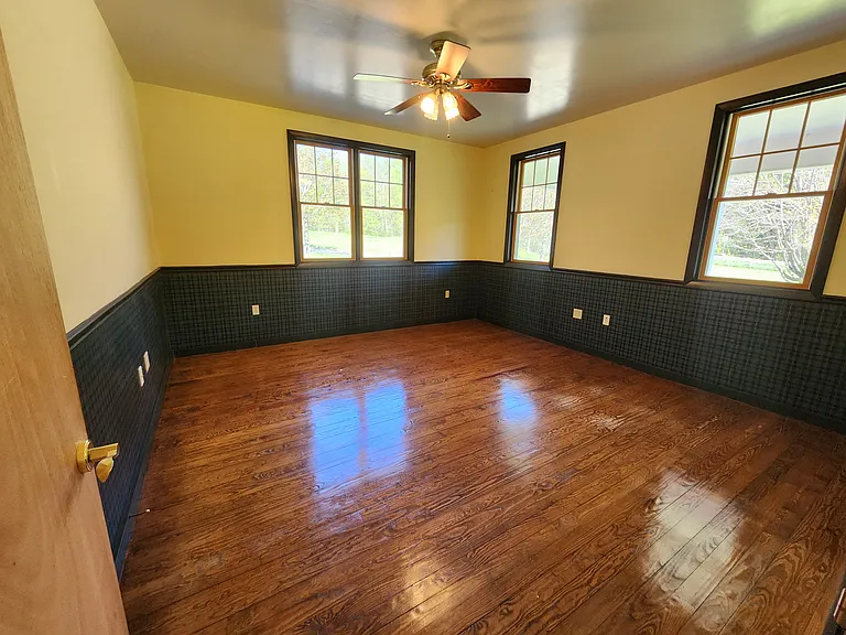 109 N Hollow Rd — Photo 18