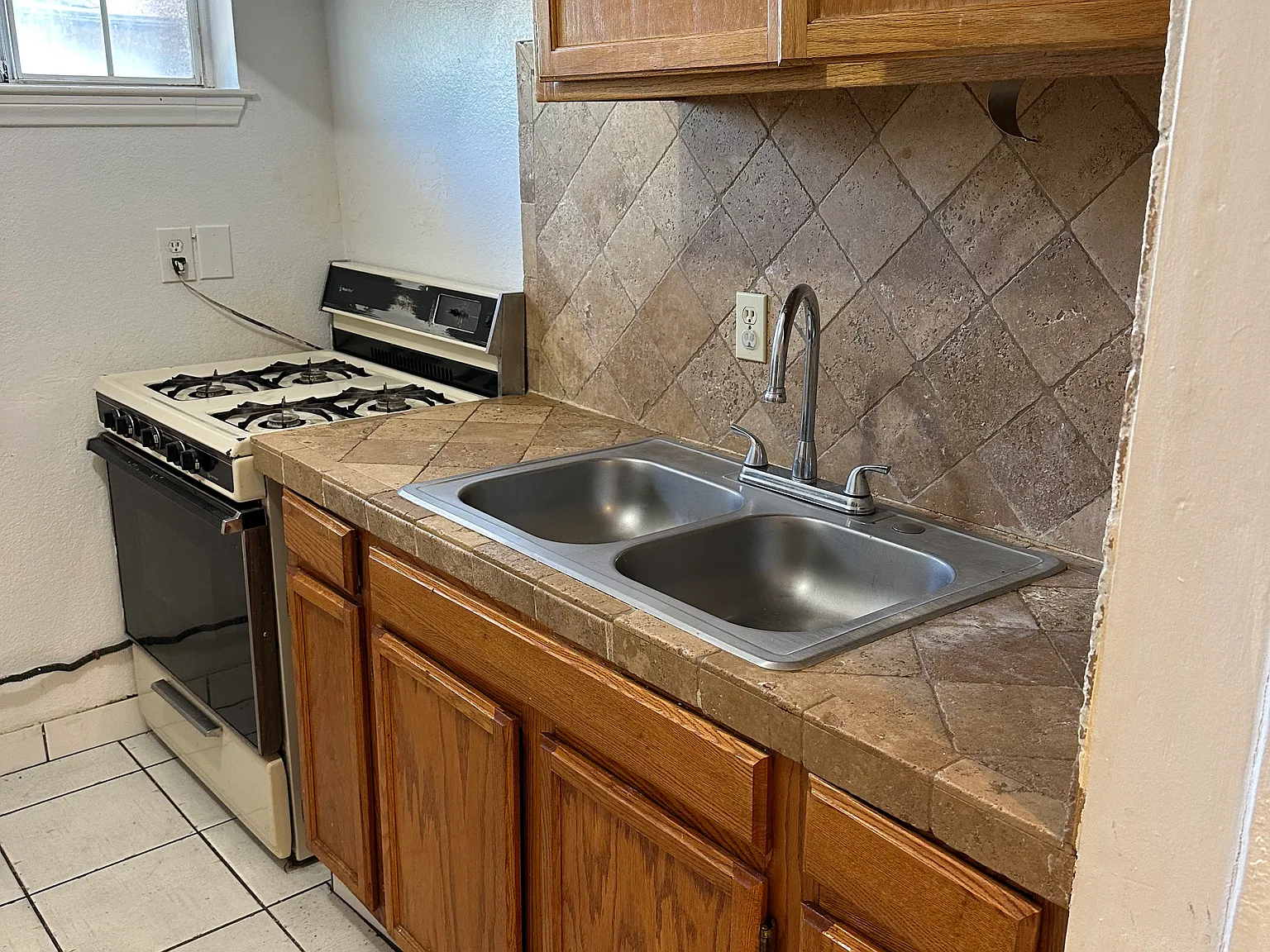 17374 Trinity Dr — Photo 4