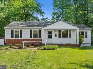 10820 Woodhaven Ct, Fairfax, VA 22030