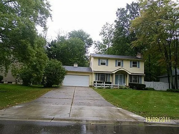 5310 Copley Square Rd, Grand Blanc, MI 48439