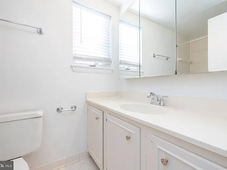 12265 Greenleaf Ave — Photo 19