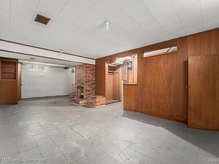 6306 Farmbrook St — Photo 12