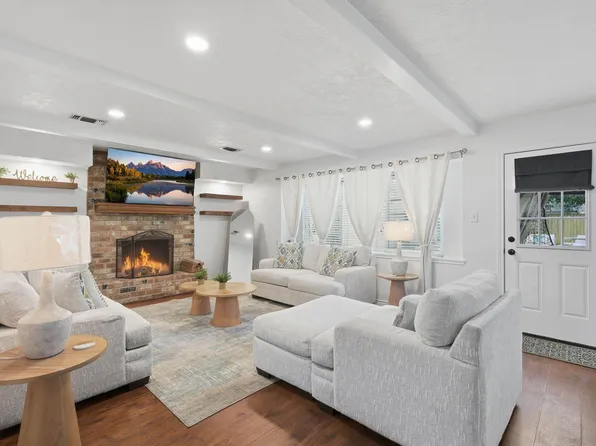 8223 Bairnsdale Ln, Houston, TX 77070