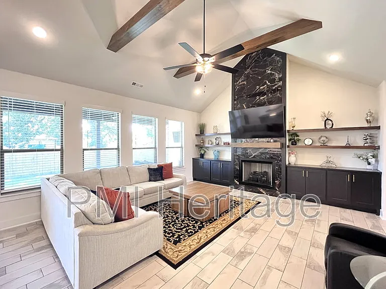 2061 Larry Ln — Photo 3