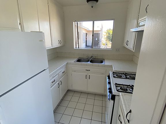3rd image of 4065 Highland Ave APT 8