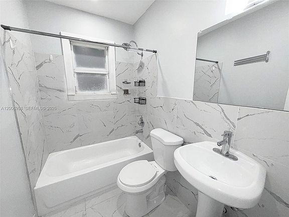 4th image of 1815 McKinley St APT 1