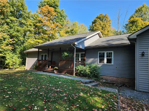 106 Woodland Dr, Moravia, NY 13118