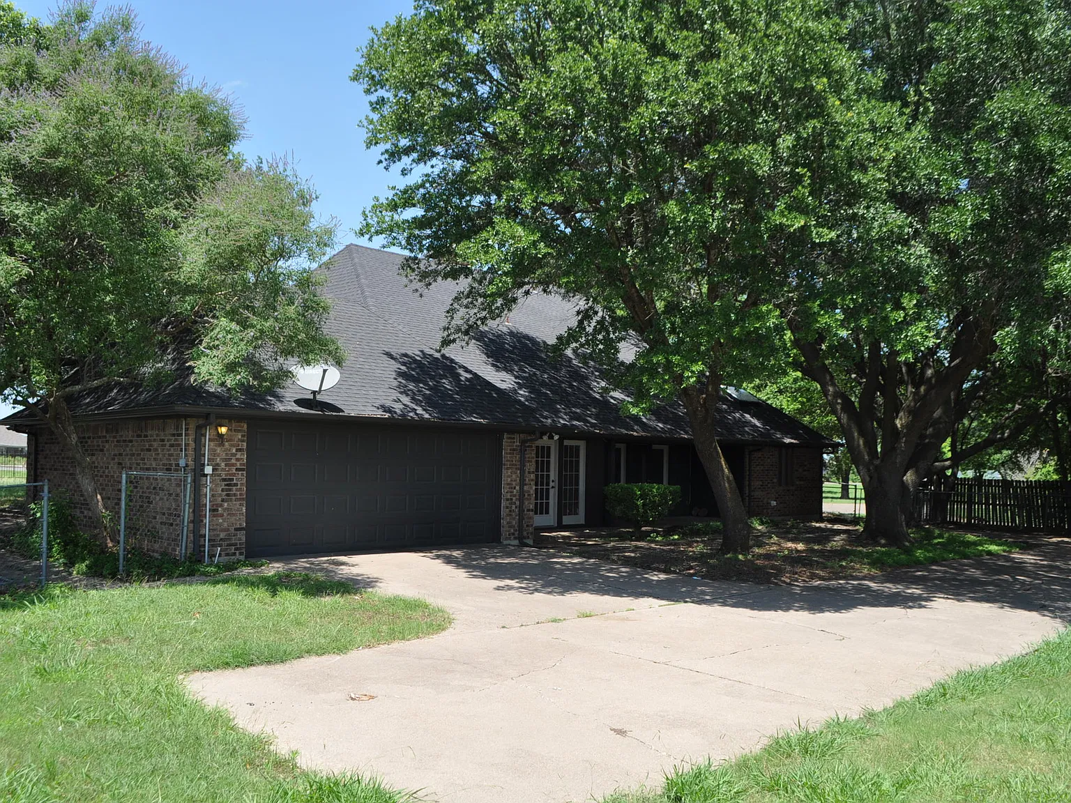 4 bed, 2956 sqft, $3,000 — Photo 2