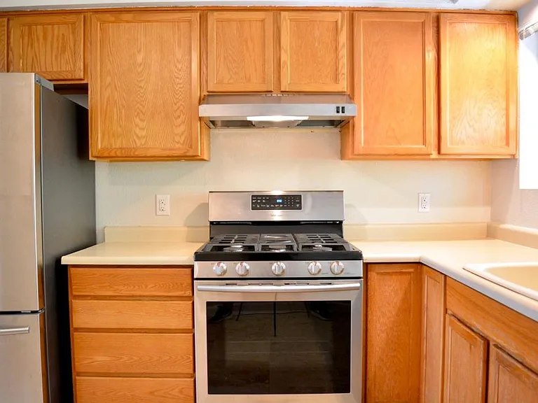 10 Ash Ave #B — Photo 8