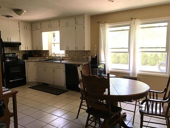 2nd image of 6060 Ponderosa Dr