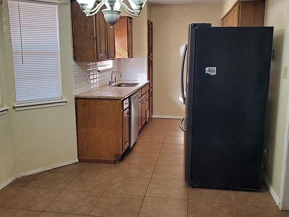 4th image of 8828 Las Vegas Ct