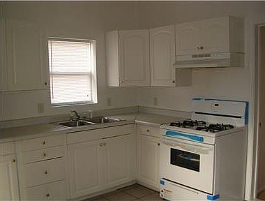 3rd image of 405 N Morris Avenue # First Floor