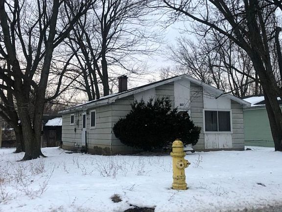 3rd image of 661 Emerson Ave #17