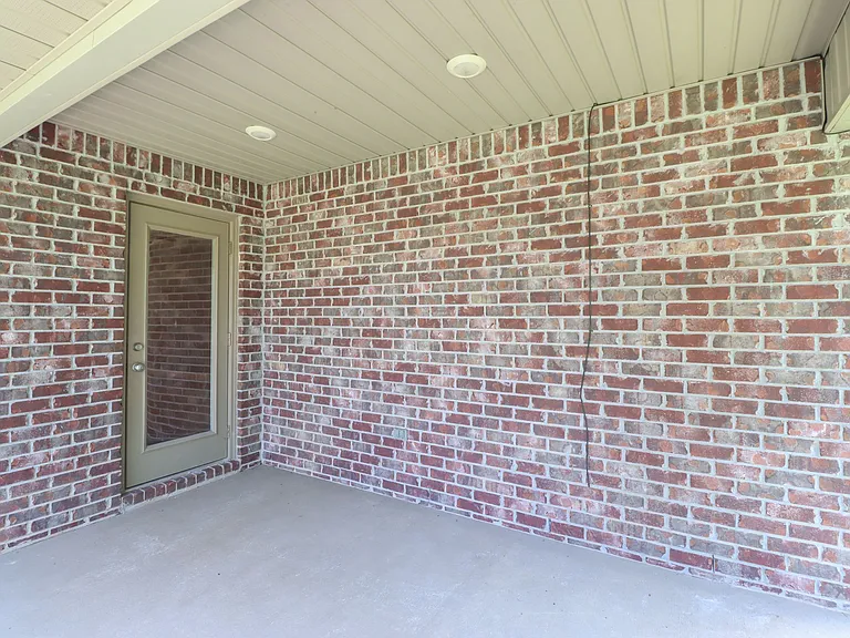 16509 Lexington Ct — Photo 2