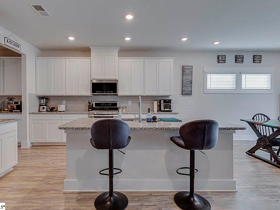 5th image of 103 Pewter Cir